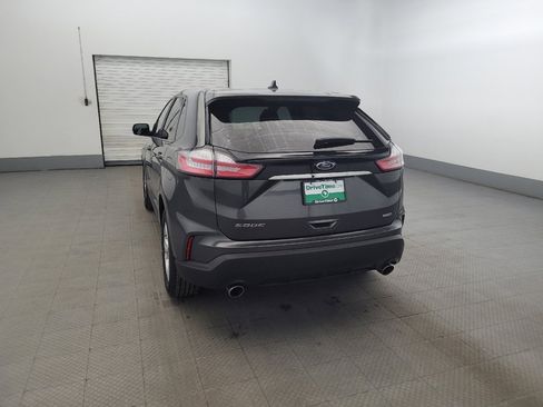 Used 2019 Ford Edge SE image 6