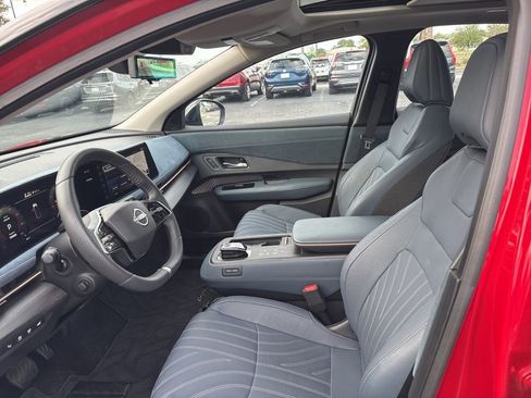 Used 2024 Nissan Ariya AWD image 13