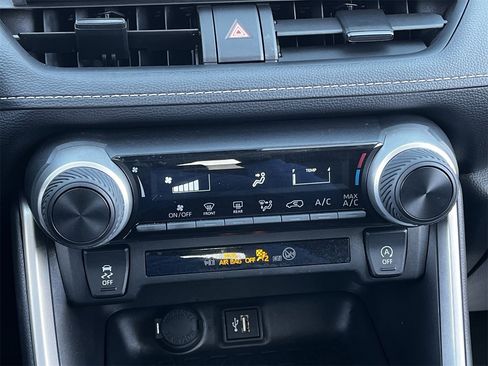 Used 2025 Toyota RAV4 LE image 18