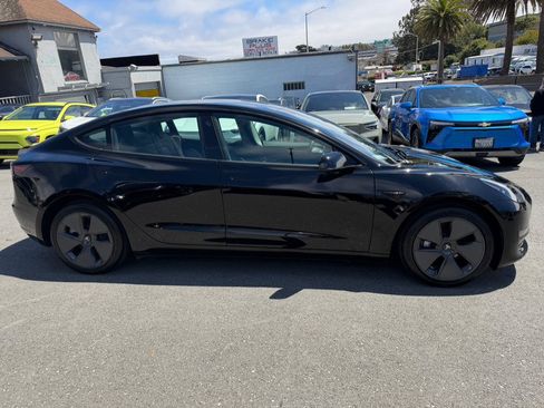 Used 2023 Tesla Model 3 Standard Range RWD image 4