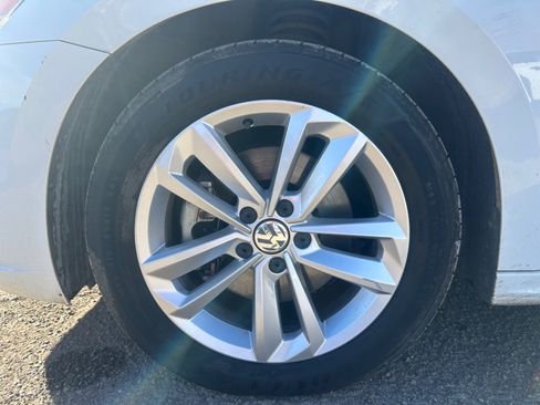 Used 2020 Volkswagen Passat 2.0T SE image 11