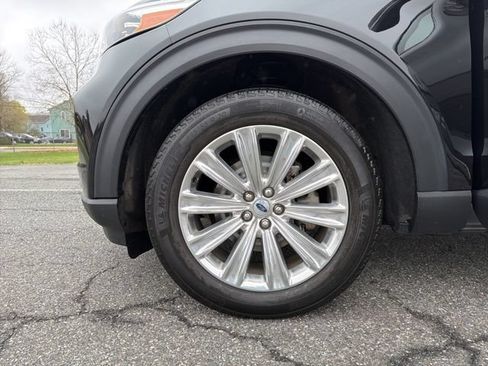 Used 2022 Ford Explorer Limited w/ Equipment Group 301A AWD/4WD image 26