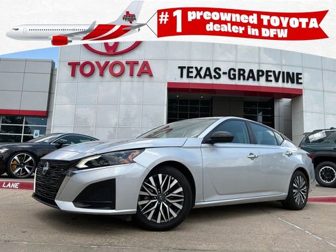 Used 2025 Nissan Altima 2.5 SV FWD image 1