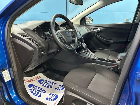 Used 2018 Ford Focus SE w/ SE Appearance Package image 13