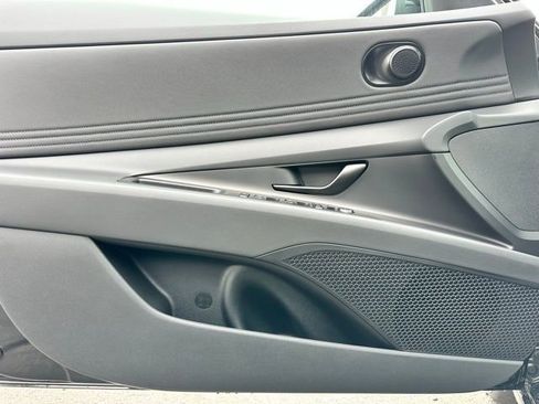 New 2025 Hyundai Elantra SEL FWD image 8
