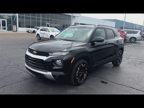 Certified 2023 Chevrolet TrailBlazer LT w/ Convenience Package FWD image 4