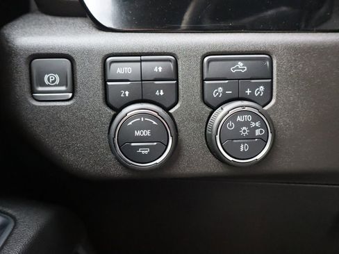 Used 2024 Chevrolet Silverado 1500 RST w/ Z71 Off-Road Package image 13