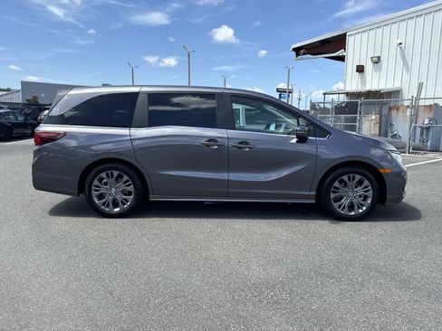 Used 2026 Honda Odyssey Touring image 2