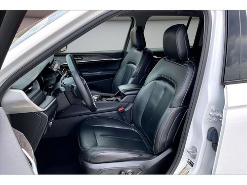 Certified 2022 Jeep Grand Cherokee Limited AWD/4WD image 34
