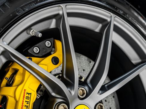 Used 2019 Ferrari 812 Superfast RWD image 32