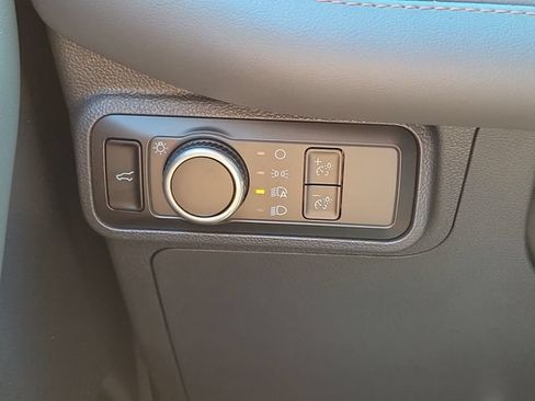 Used 2026 Ford Explorer Active RWD image 12