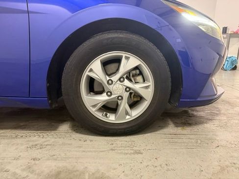 Used 2021 Hyundai Elantra SE image 24