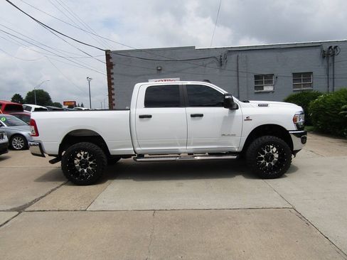 Used 2024 RAM 2500 Big Horn w/ Off Road Package AWD/4WD image 3
