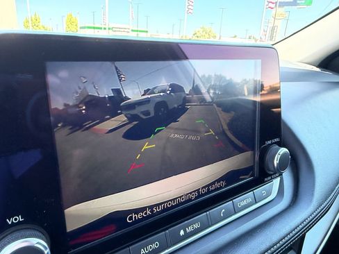 Used 2024 Nissan Rogue SV FWD image 23