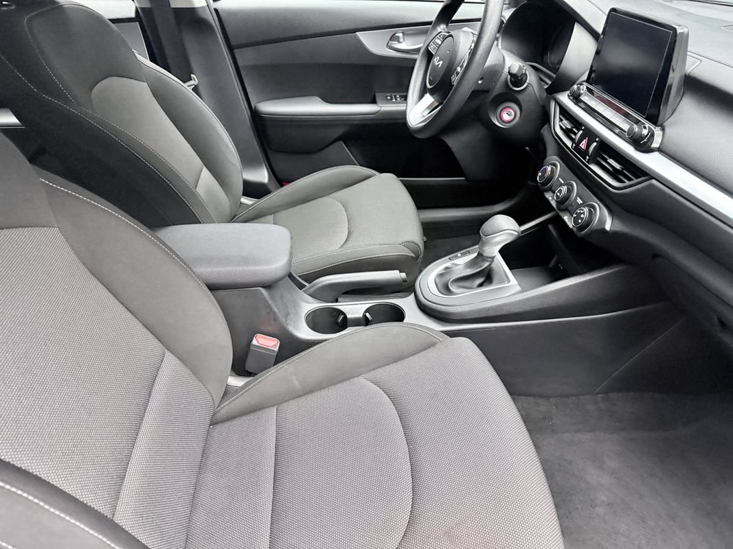 Used 2023 Kia Forte LXS w/ LXS Technology Package FWD image 12