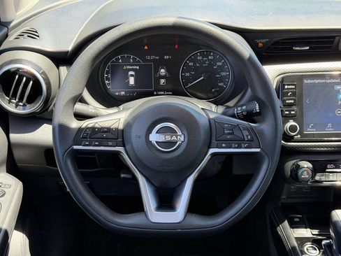 Used 2022 Nissan Kicks SV FWD image 17