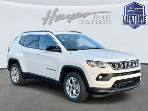 New 2026 Jeep Compass Latitude image 1