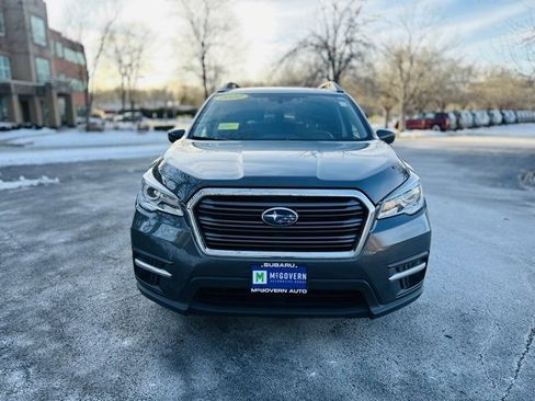 Used 2022 Subaru Ascent Premium w/ Convenience Package image 2