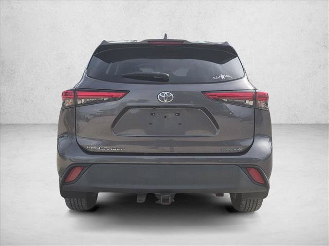 Used 2021 Toyota Highlander XLE AWD/4WD image 6