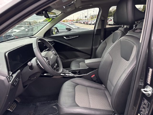 Used 2024 Kia Niro EX Touring FWD image 13