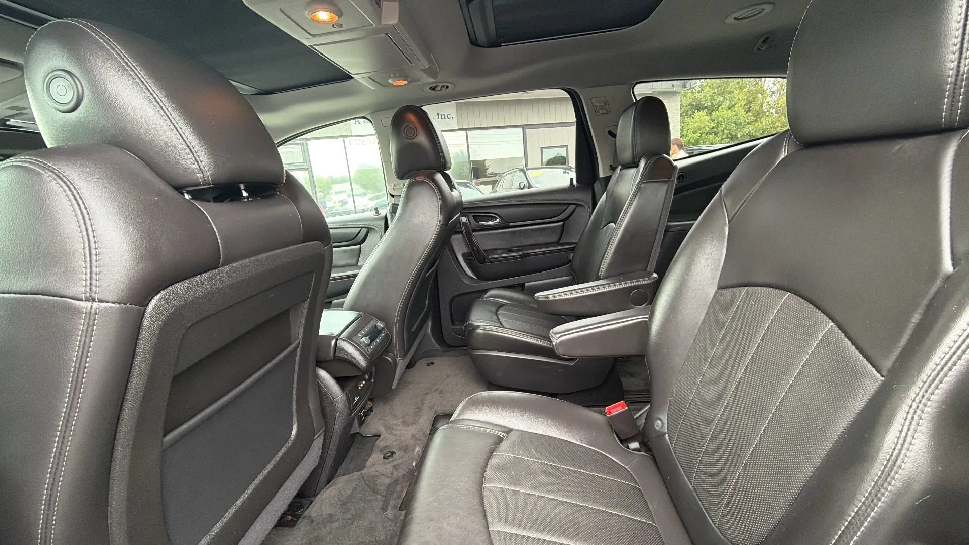 Used 2015 Chevrolet Traverse LTZ AWD/4WD image 14