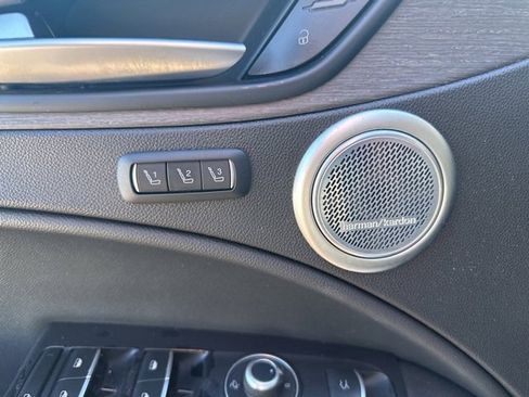 Used 2020 Alfa Romeo Stelvio Ti Lusso w/ Quick Order Package 22X Lusso image 9