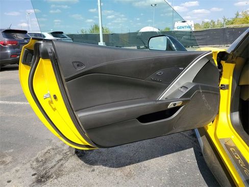 Used 2015 Chevrolet Corvette Z06 w/ 3LZ Preferred Equipment Group image 20