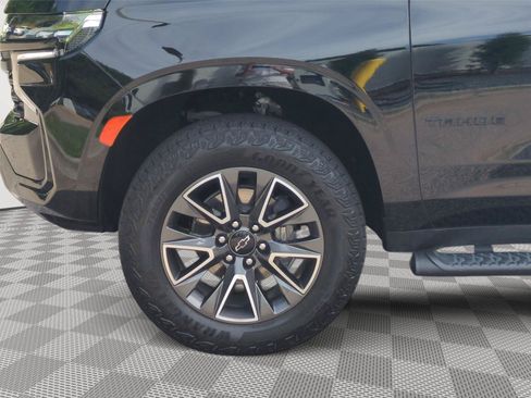 Used 2024 Chevrolet Tahoe Z71 w/ Luxury Package AWD/4WD image 18