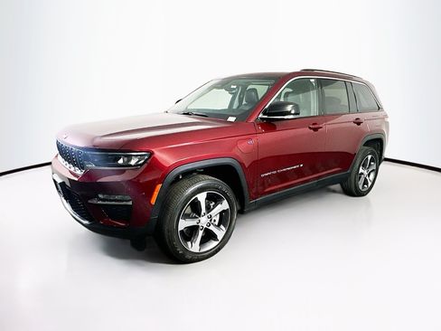 Used 2023 Jeep Grand Cherokee 4WD 4xe image 3