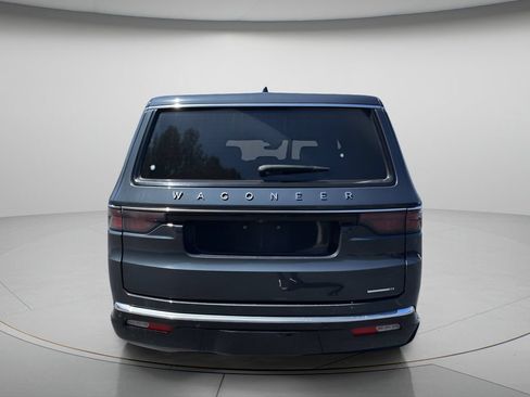 Used 2024 Jeep Wagoneer L Series II RWD image 6