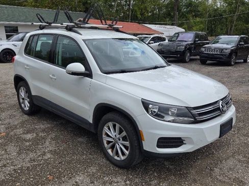 Used 2017 Volkswagen Tiguan Limited w/ Premium Package image 4