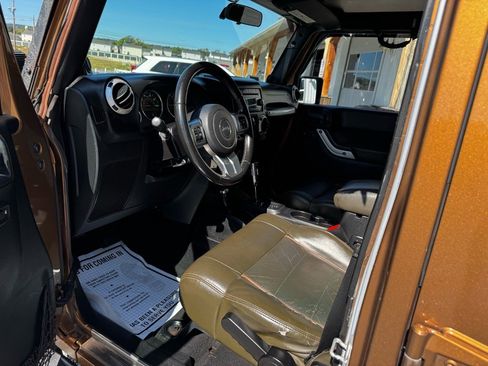 Used 2011 Jeep Wrangler 70th Anniversary w/ Dual Top Group image 12