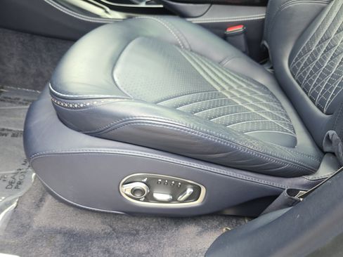 Used 2021 Aston Martin DBX AWD/4WD image 30