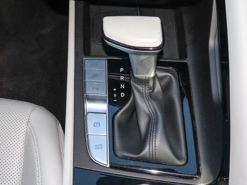Used 2024 Hyundai Elantra Limited FWD image 20