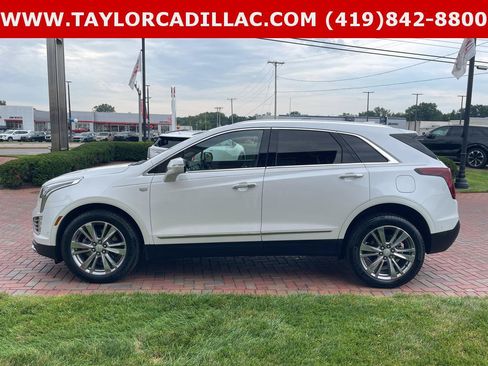Used 2024 Cadillac XT5 Premium Luxury w/ Technology Package AWD/4WD image 11