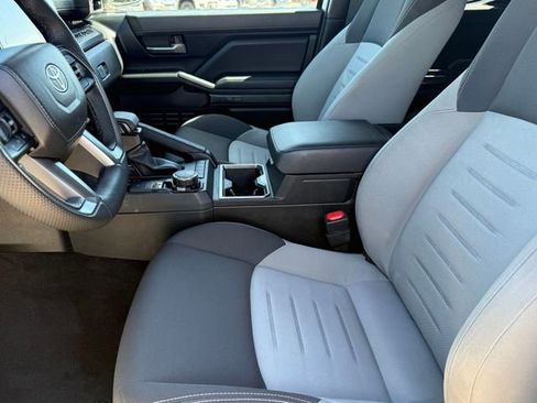 Used 2025 Toyota Tacoma TRD Sport image 11