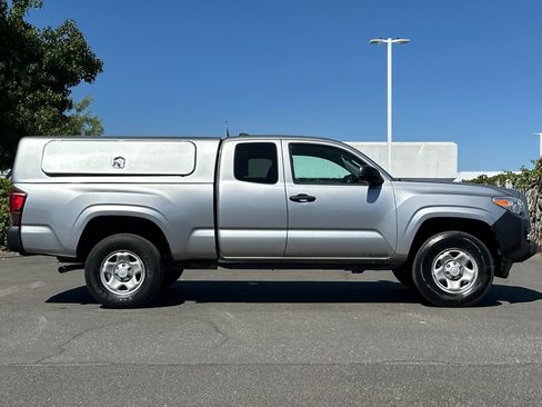 Used 2019 Toyota Tacoma 2WD Access Cab image 3