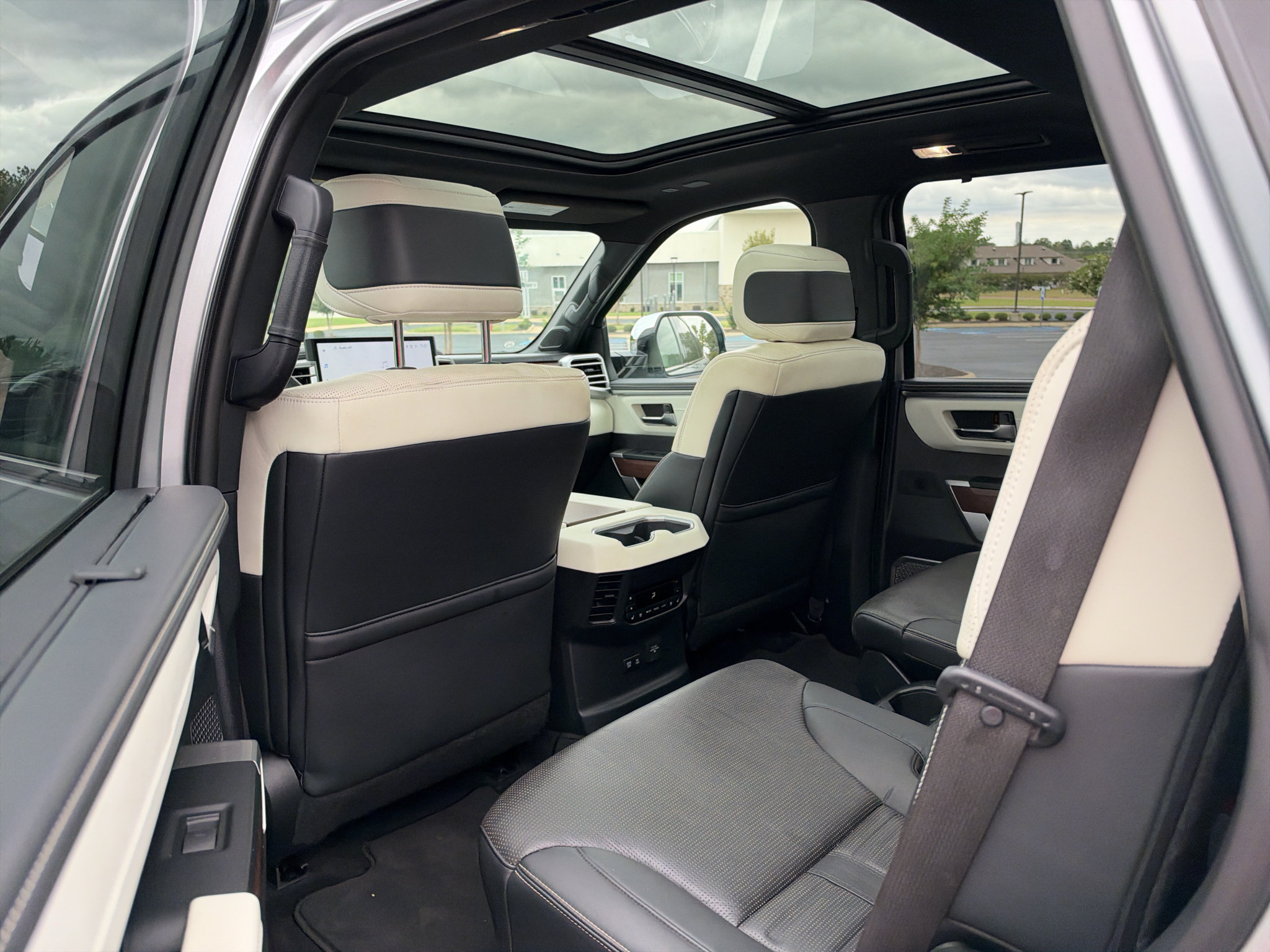 Used 2023 Toyota Sequoia Capstone AWD/4WD image 14