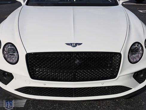 Used 2024 Bentley Continental GT Speed image 12