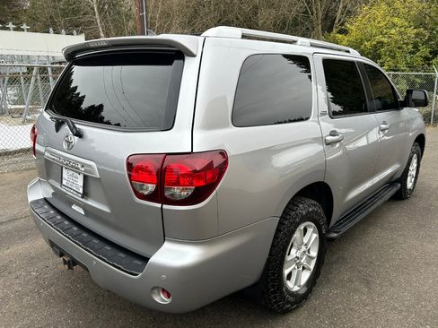 Used 2019 Toyota Sequoia SR5 image 5