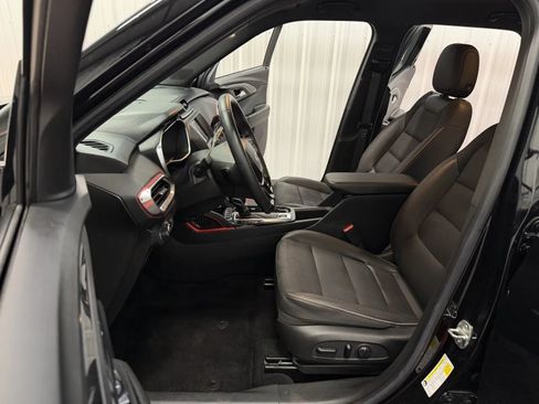 Used 2022 Chevrolet TrailBlazer RS FWD image 36