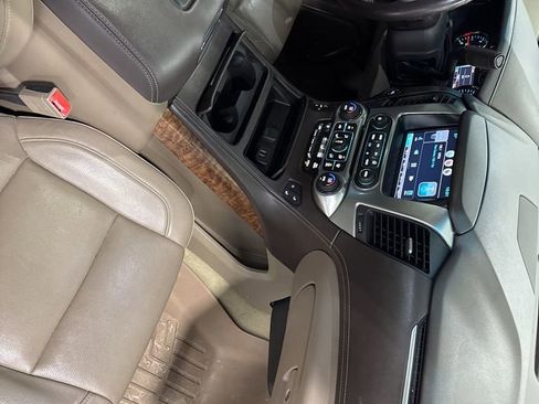 Used 2015 Chevrolet Tahoe LTZ AWD/4WD image 34