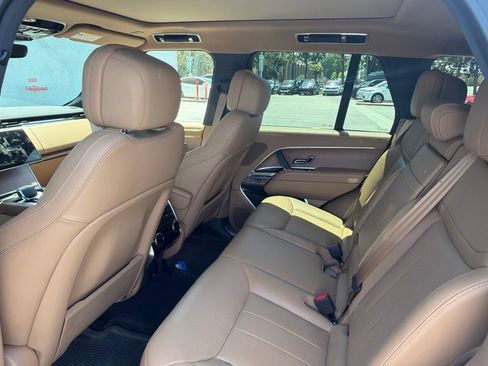 Used 2024 Land Rover Range Rover SE AWD/4WD image 9