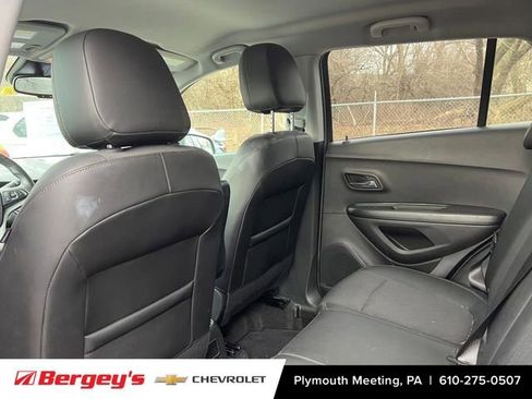 Used 2022 Chevrolet Trax LT w/ Driver Confidence Package image 12