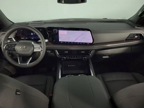 Used 2026 Chevrolet Suburban Z71 w/ Comfort Package image 27