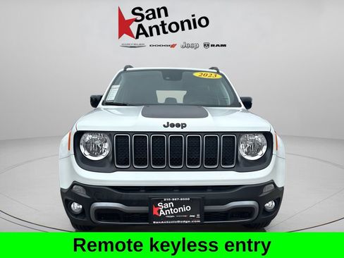 Used 2023 Jeep Renegade Latitude AWD/4WD image 5