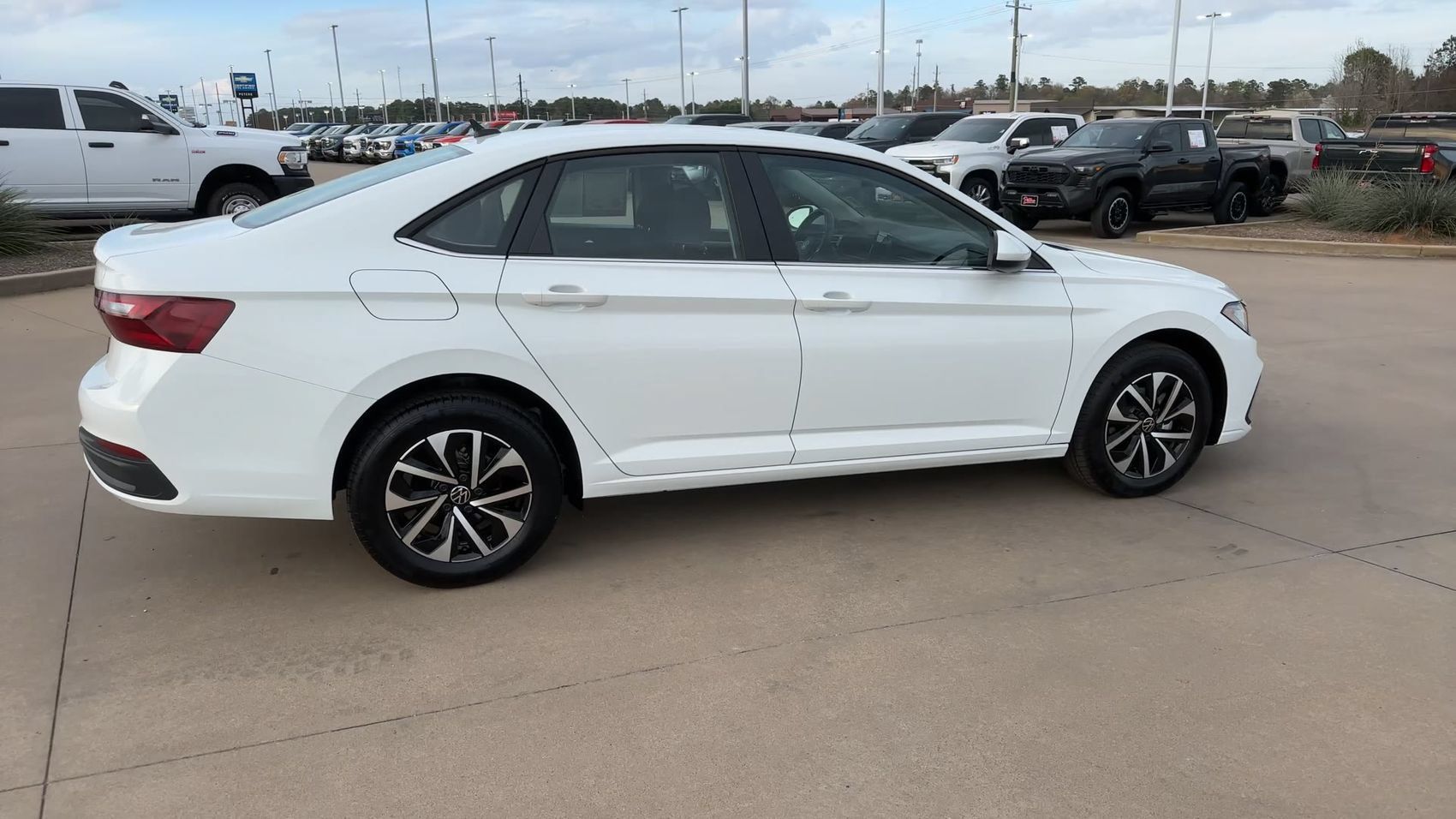 Used 2025 Volkswagen Jetta S FWD image 9