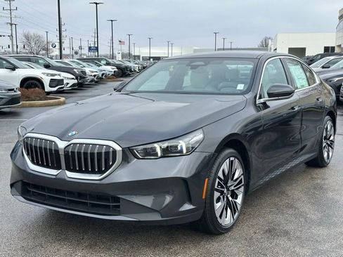 New 2026 BMW 530i xDrive w/ Premium Package image 6