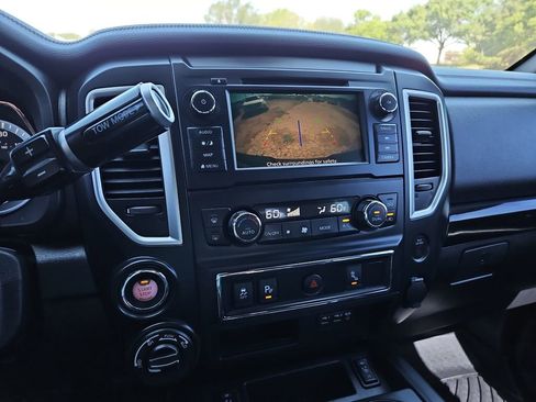 Used 2019 Nissan Titan SL w/ Midnight Edition AWD/4WD image 21