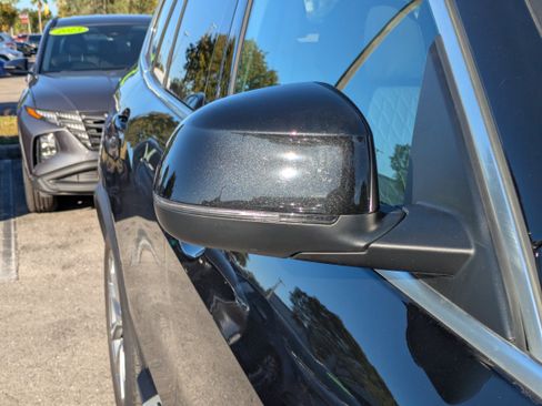 Used 2025 BMW X5 xDrive50e image 12